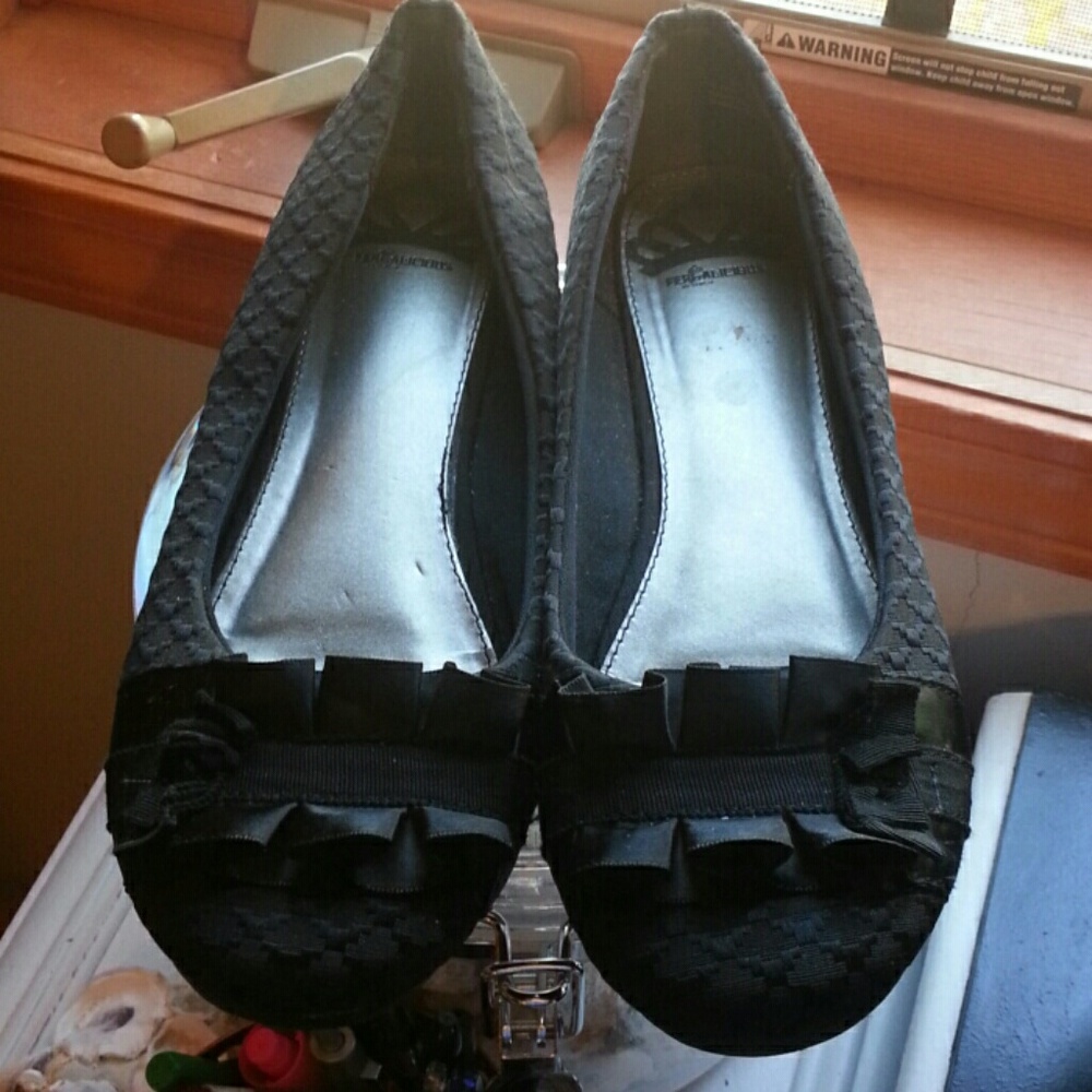 Black dress flats